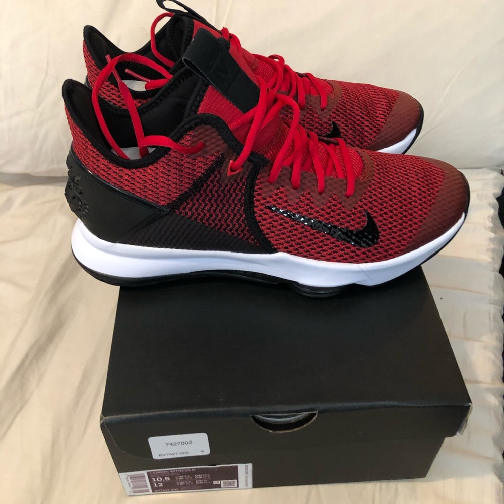 🔥 🔥 Nike Lebron Witness